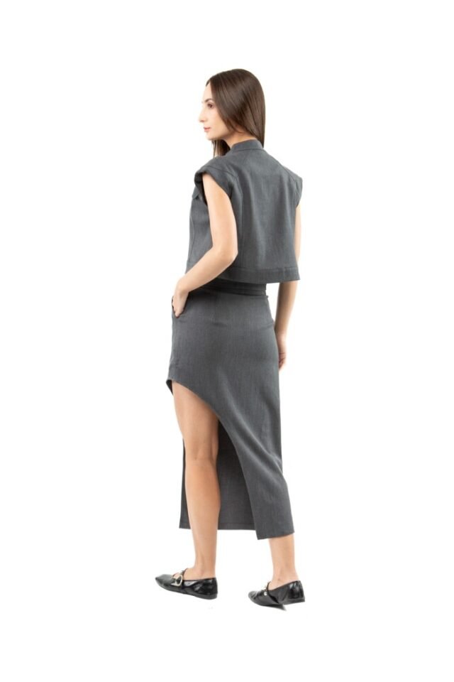 Chic High-Slit Skirt - Image 3