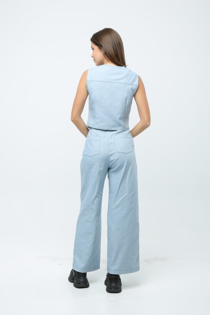 Elegant Edge Sleeveless Blouse - Image 4