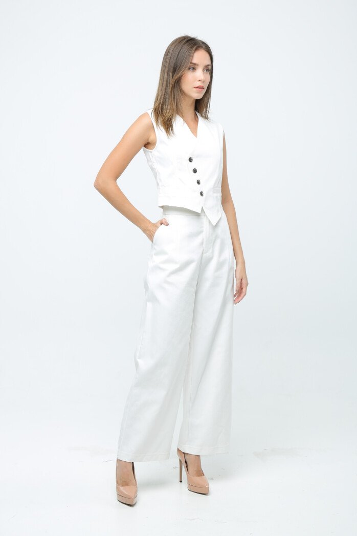 Elegant Edge Sleeveless Blouse - Image 9