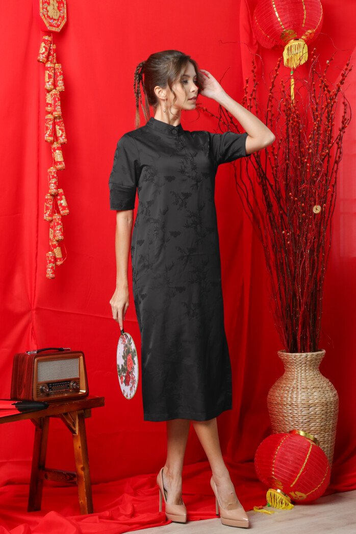 Structured Elegance Sheath Dress - Image 3