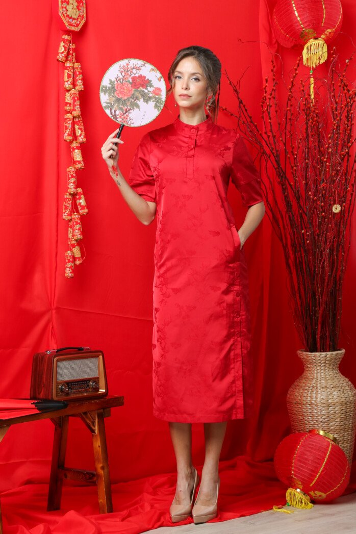 Structured Elegance Sheath Dress - Image 4