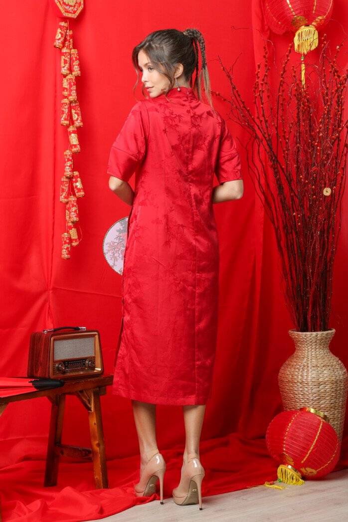 Structured Elegance Sheath Dress - Image 5