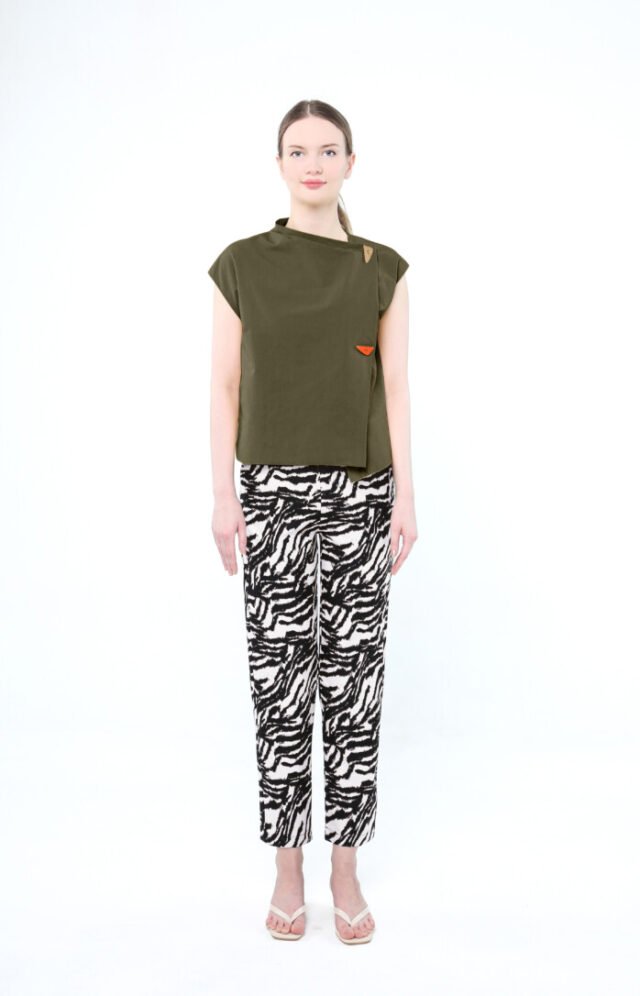 Eve Brand Ladies Overlap Blose E8170BB - Image 3